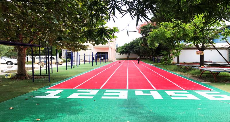 云南隆阳区第六小学跑道拼装运动地板改造工程